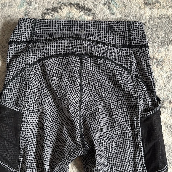 Lululemon Athletica Wild And Free Tight Fall Net White Black - Picture 8 of 12